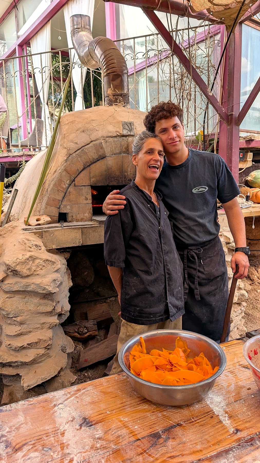 ליד הטאבון